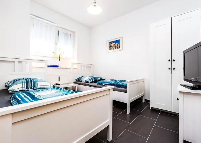 Messewohnung Buchforst Апартаменты Кёльн